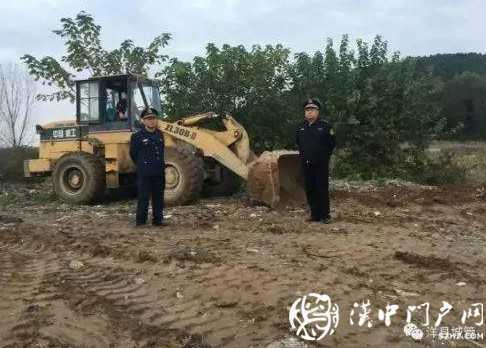 洋縣一土方運輸車擅自傾倒建筑垃圾，渣土辦當即叫停