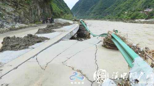 略陽多條道路塌方中斷，交通部門緊急搶修保暢通！