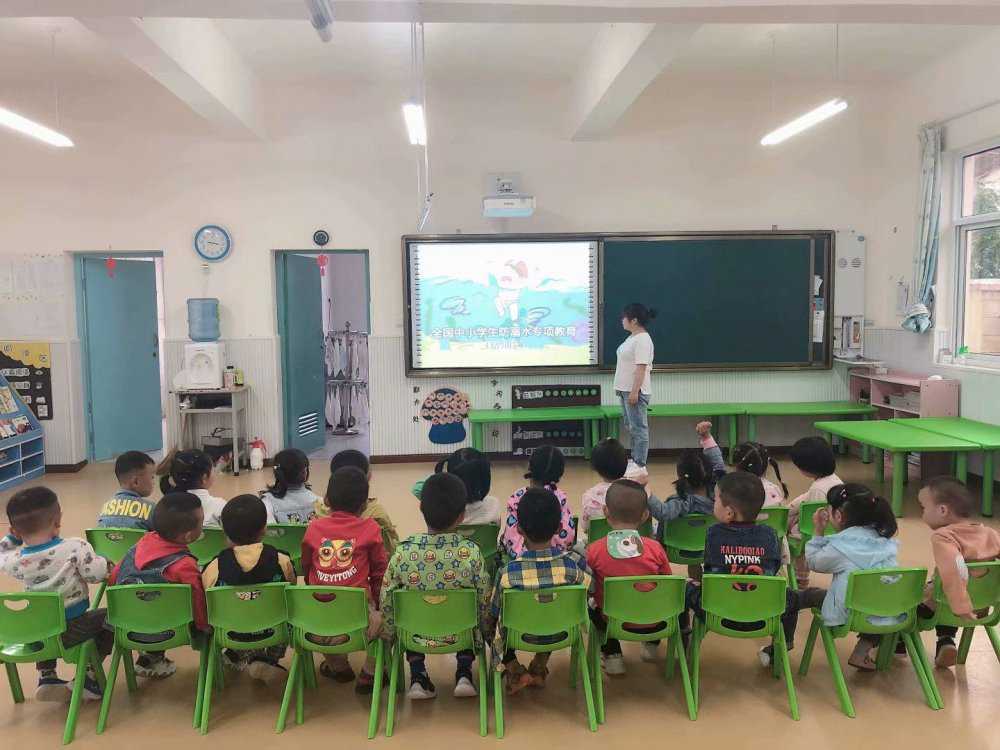 漢王鎮中心幼兒園開展防溺水安全演練活動