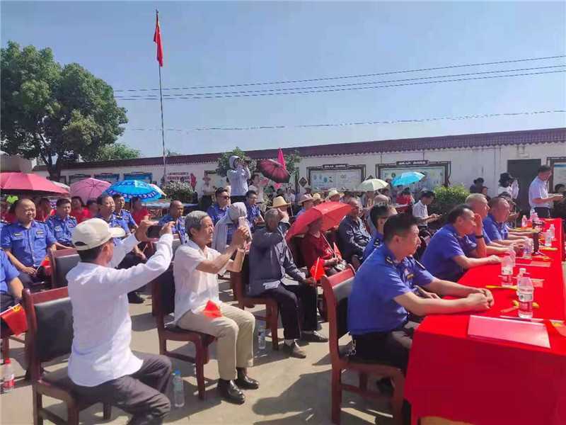 漢中市城固縣桔園鎮賈家山村舉行慶祝建黨100周年文藝演出