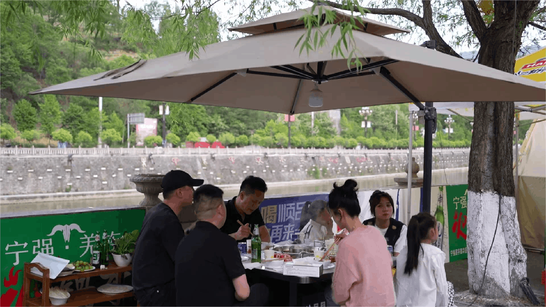 寧強(qiáng)縣第二屆羌族火鍋美食季啟幕！熱辣鮮香點(diǎn)燃漢江源→