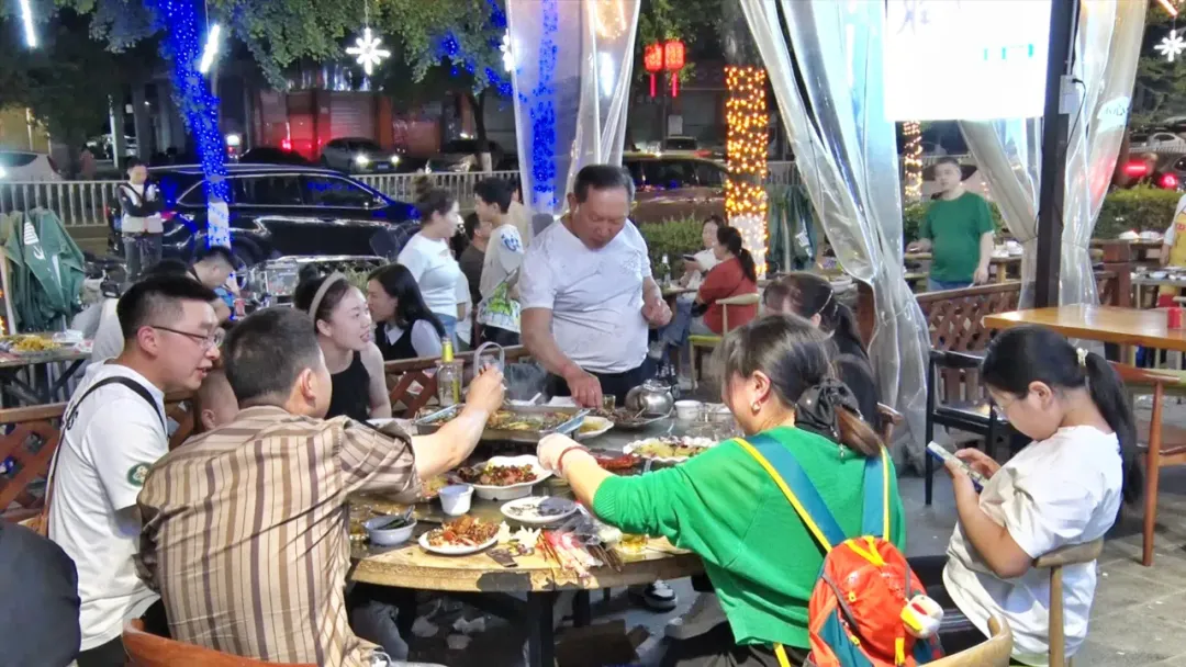 客流增長245%！漢中五一“夜經濟”爆火