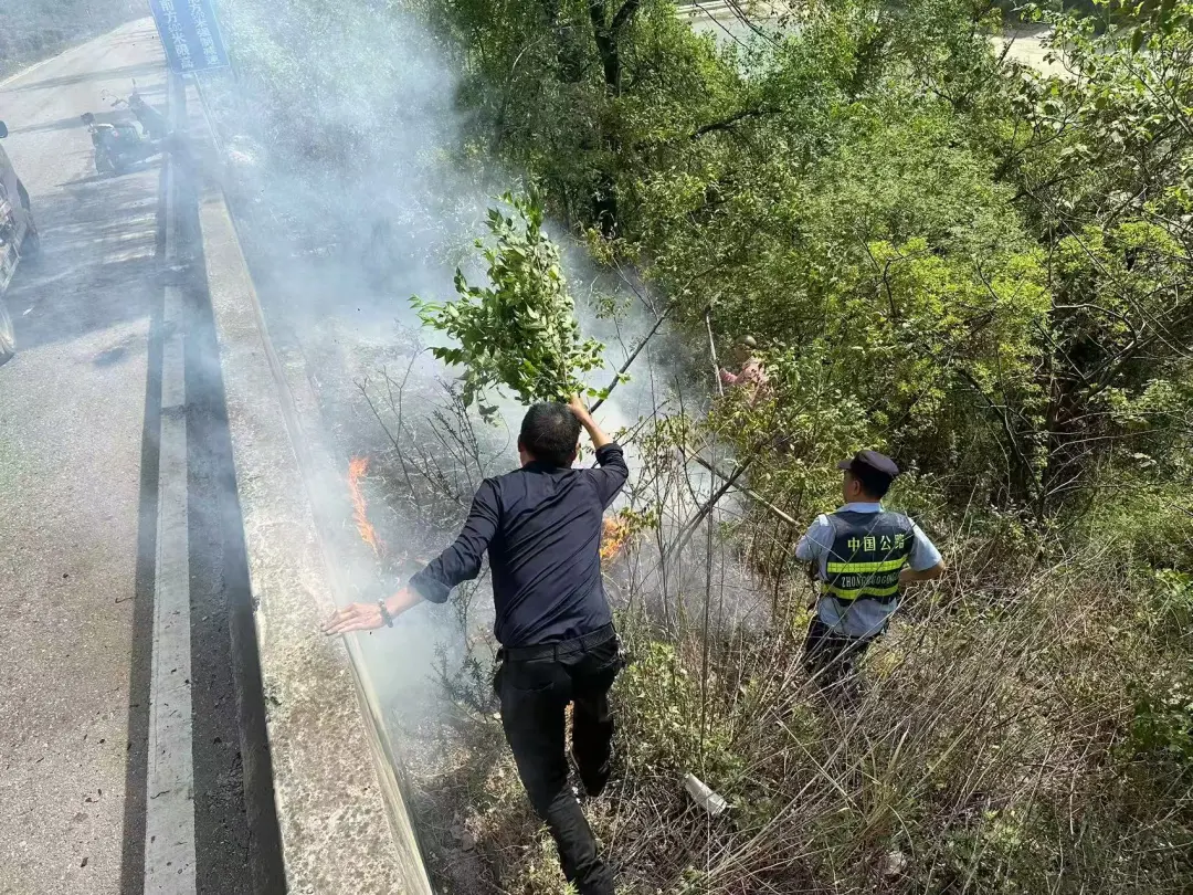 35分鐘火速撲滅！公路人變身消防員 →